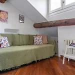 Elegante Mansarda Tra Navigli E Via Tortona 아파트 *