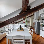 Elegante Mansarda Tra Navigli E Via Tortona 아파트 밀라노