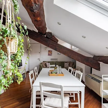 아파트 Elegante Mansarda Tra Navigli E Via Tortona