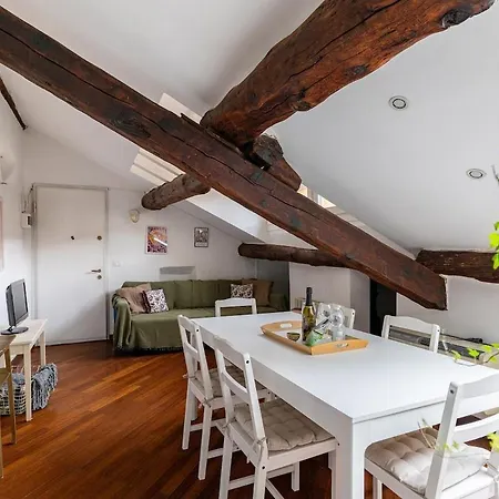 Elegante Mansarda Tra Navigli E Via Tortona * 밀라노