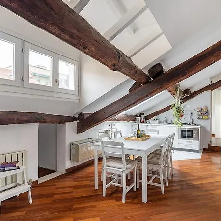 Elegante Mansarda Tra Navigli E Via Tortona Apartman