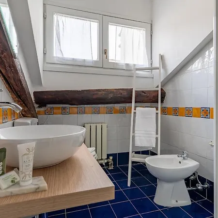 Elegante Mansarda Tra Navigli E Via Tortona Apartman Milánó