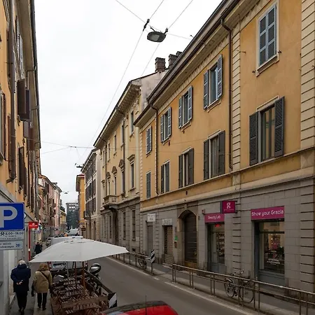 Elegante Mansarda Tra Navigli E Via Tortona * Milánó